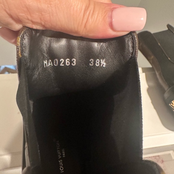 Louis Vuitton Authentic Ankle Boot - Picture 8 of 8